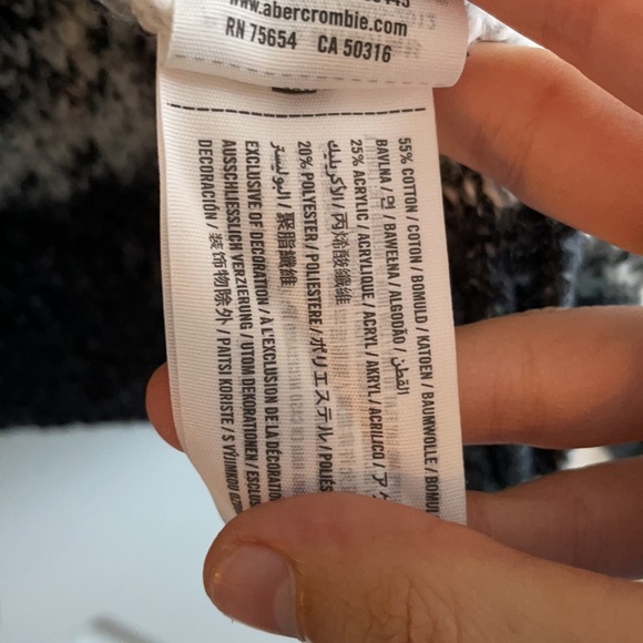 Women’s Hollister Cardigan - Picture 4 of 4